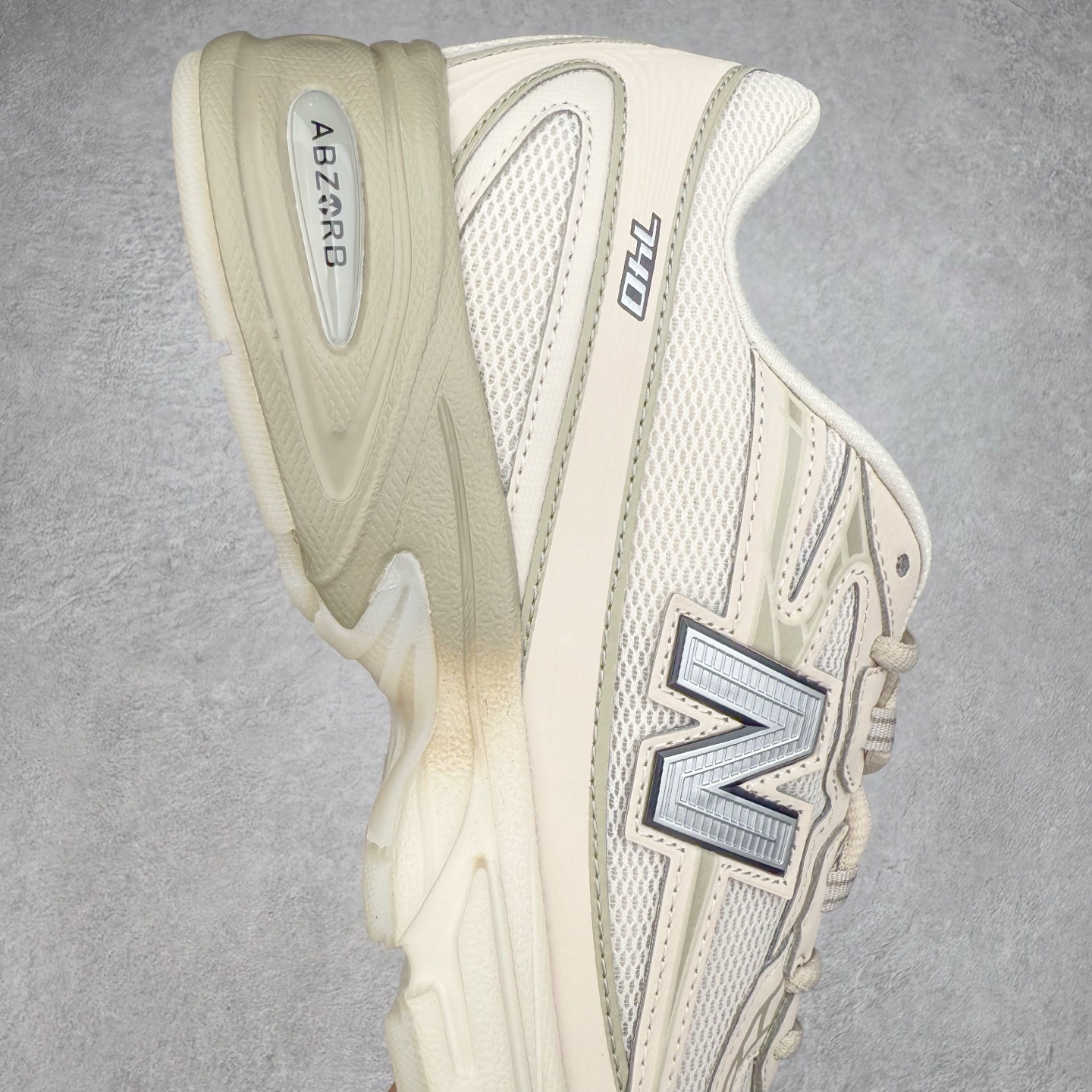 New Balance MR740 Retro Runners Grey