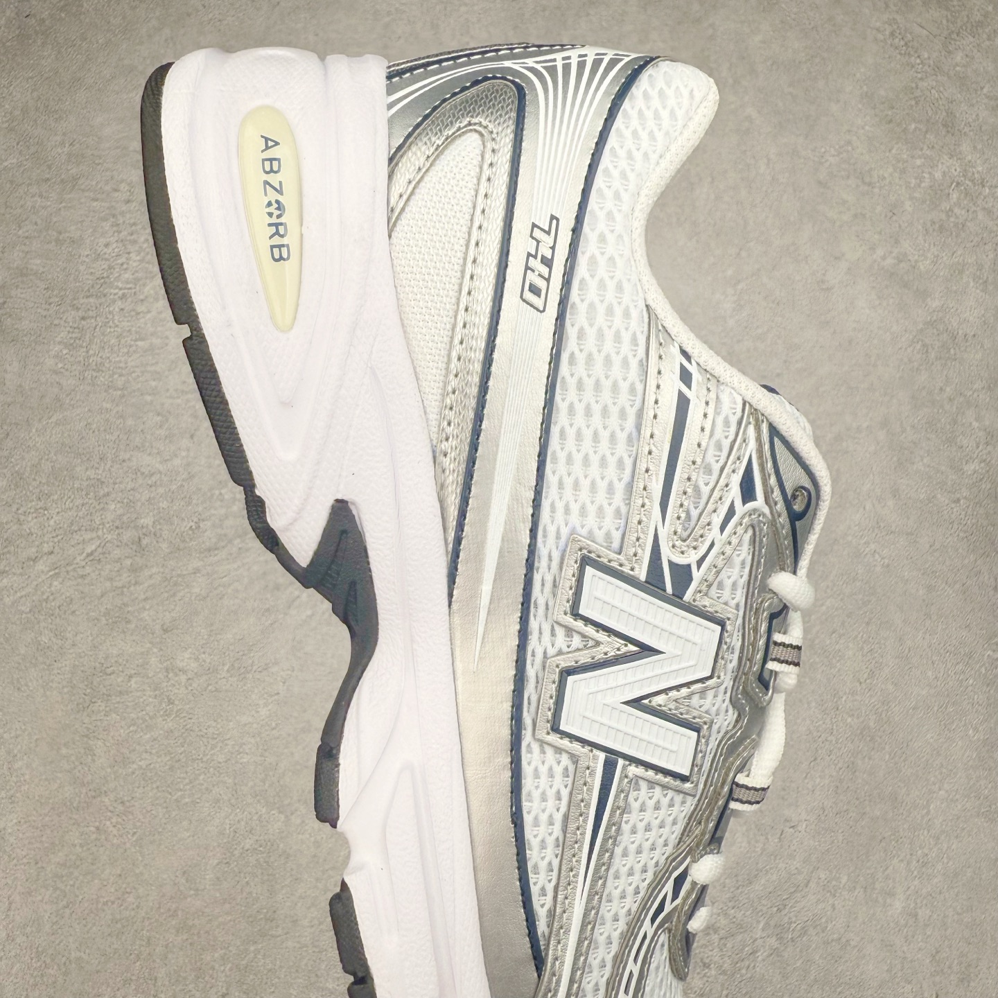 New Balance MR740 Dad Sneakers White/Silver