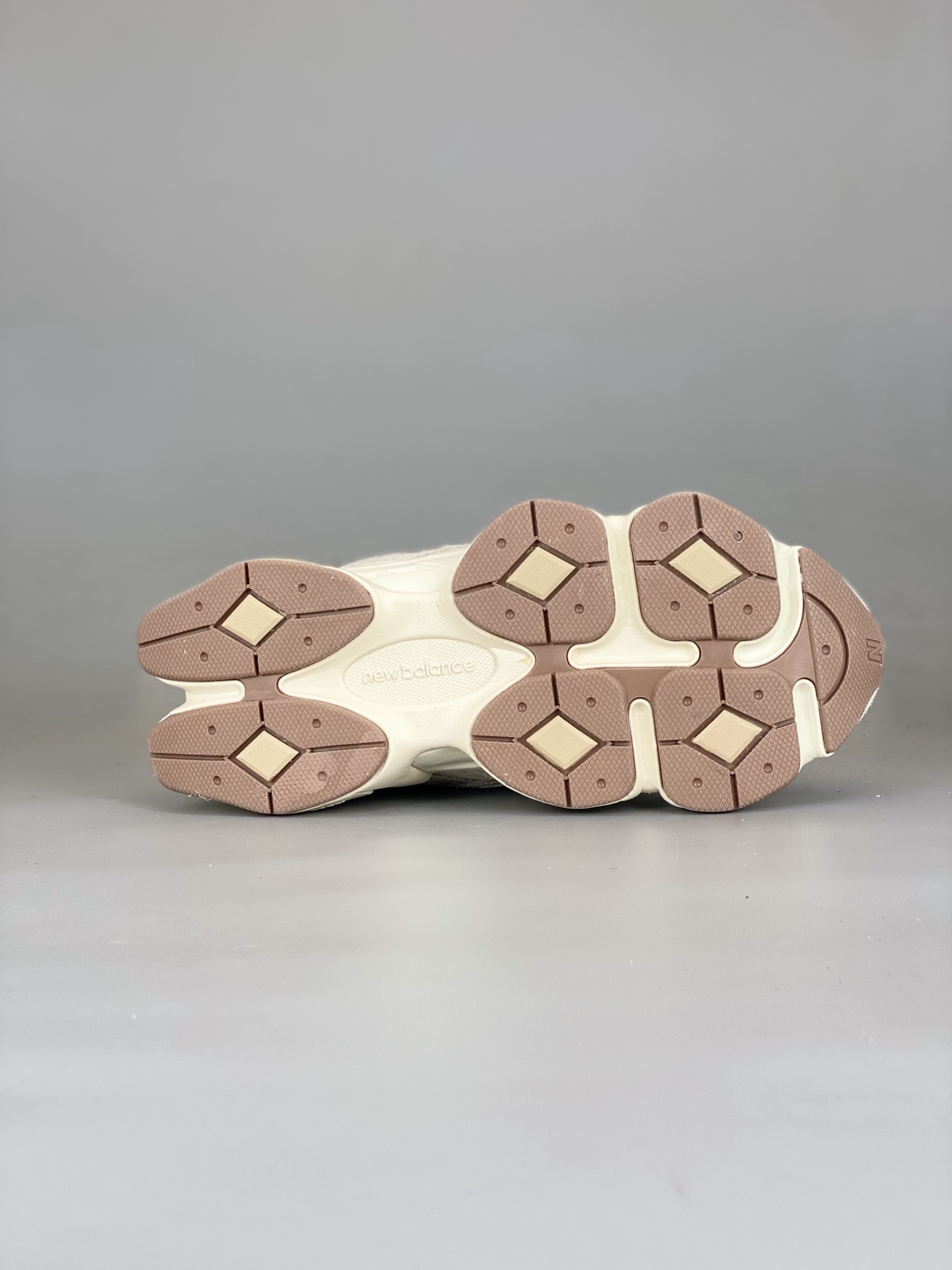 New Balance 9060 ABZORB Sneakers Beige