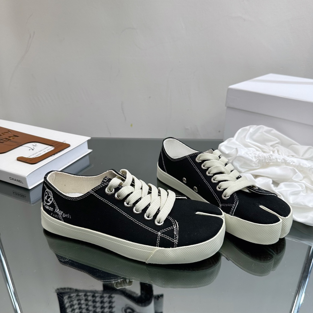 MM6 Maison Margiela Tabi Canvas Sneakers Black