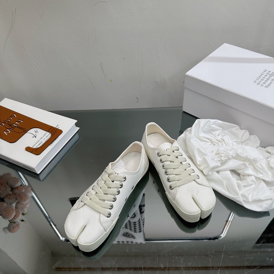 Maison Margiela MM6 Tabi Canvas Sneakers White
