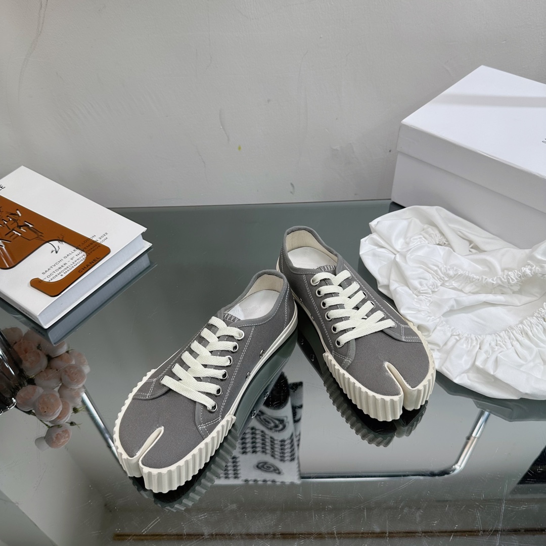 Maison Margiela MM6 Tabi Canvas Sneakers Gray