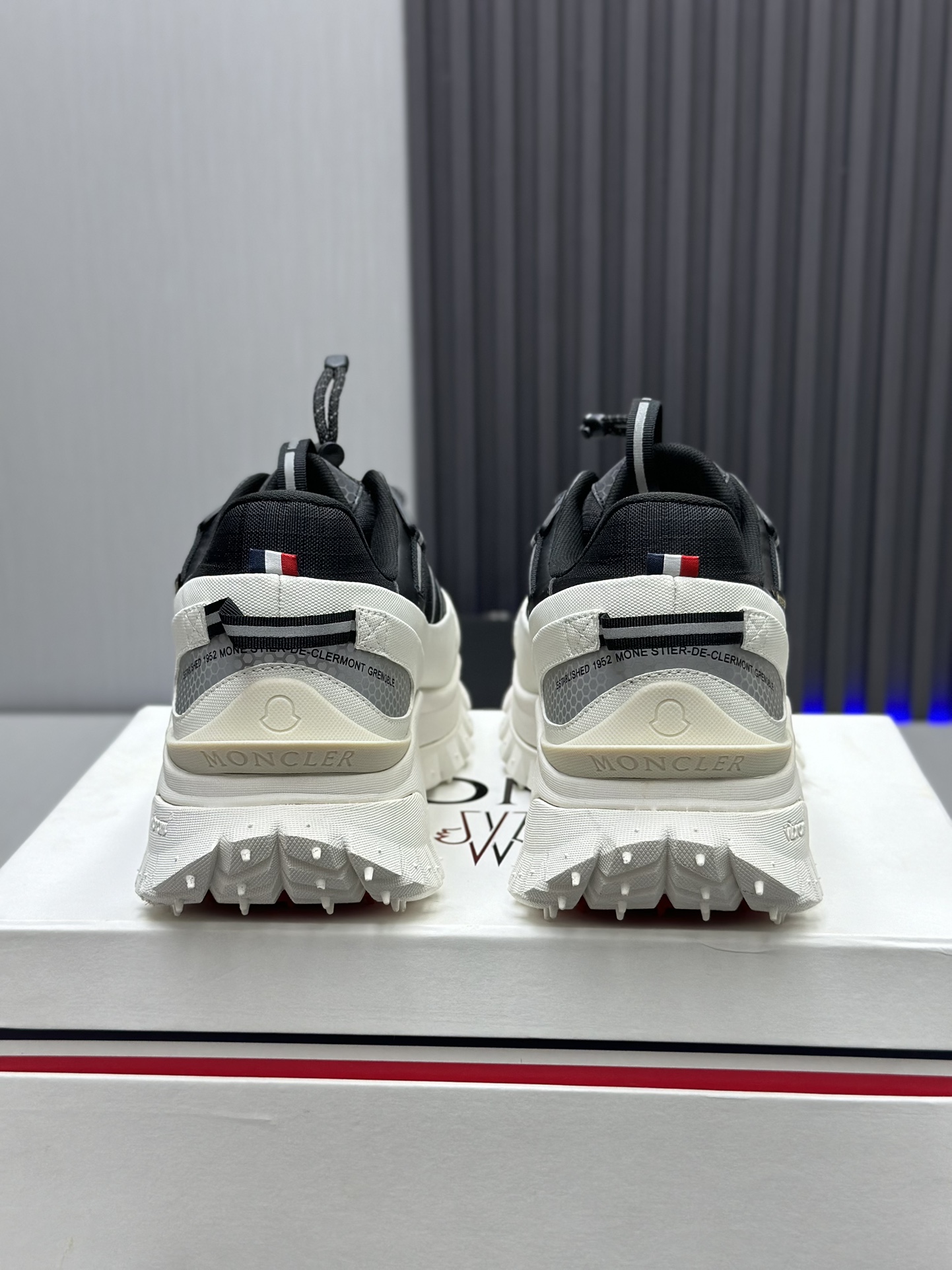Moncler Trailgrip GTX Sneakers Black/White