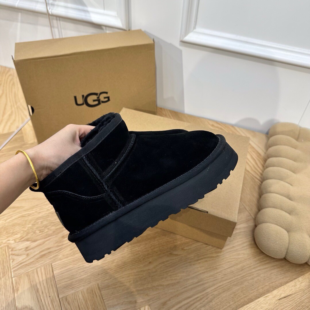 UGG Mini Platform Shearling Boots Black