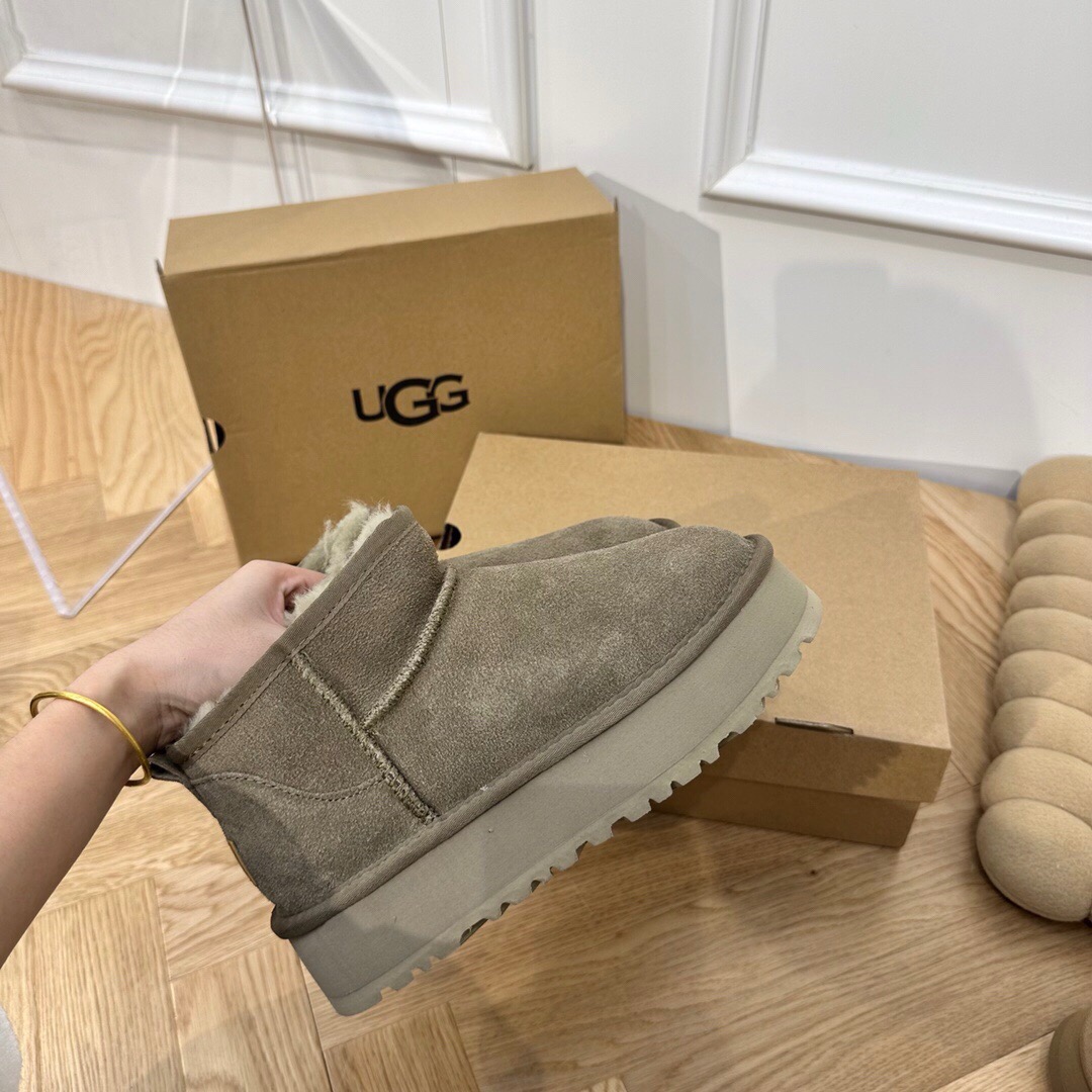 UGG Mini Platform Shearling Boots Multicolor