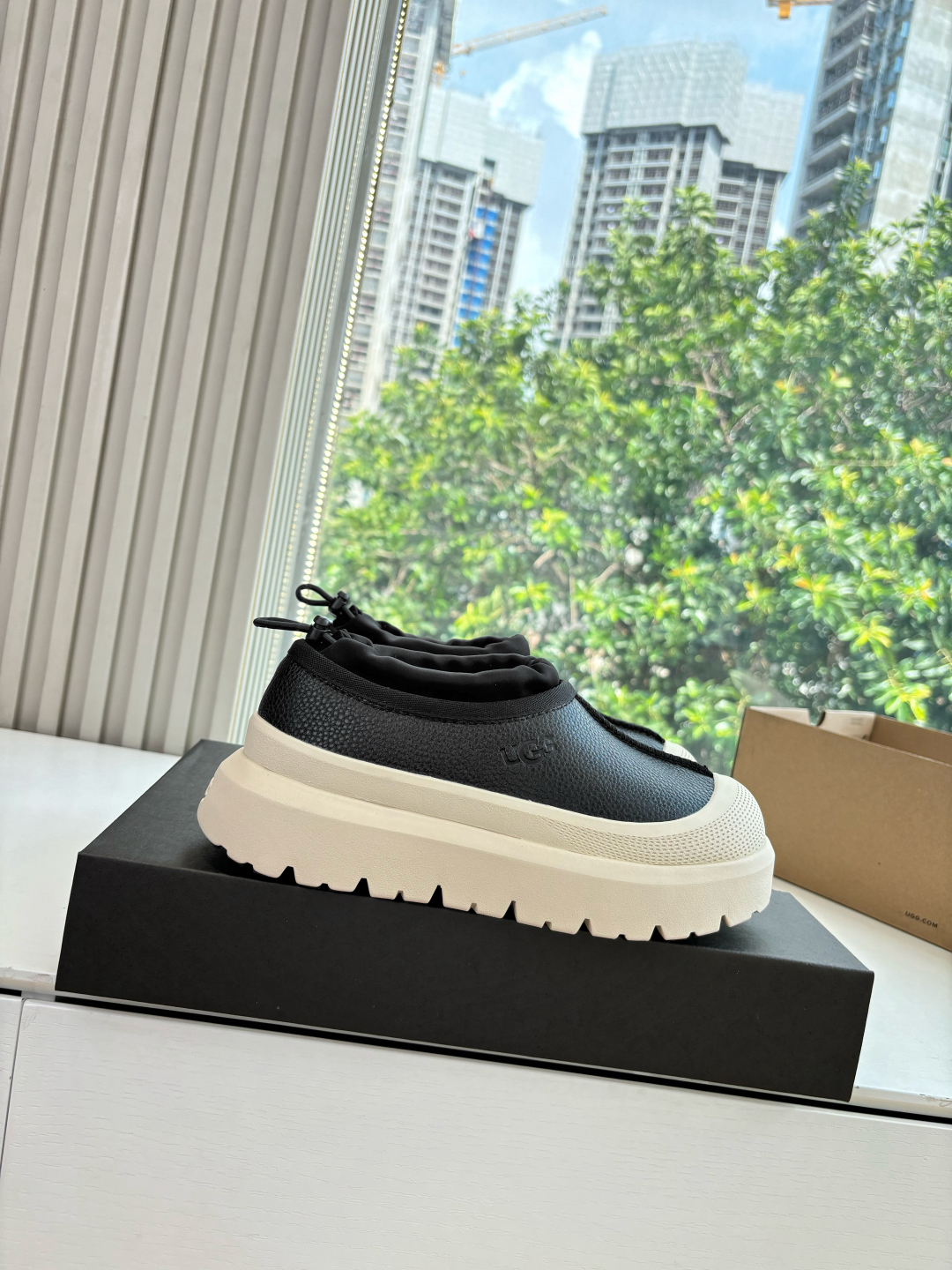 UGG Cozy Platform Clog Black