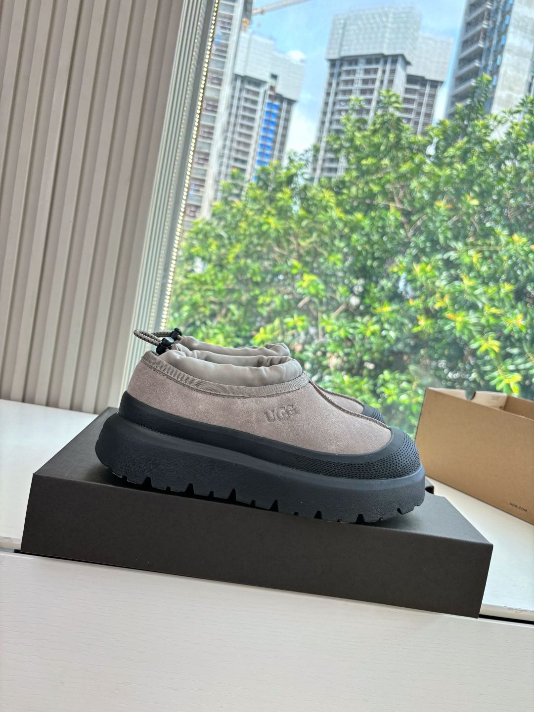UGG Tasman Lug Suede Slippers Grey