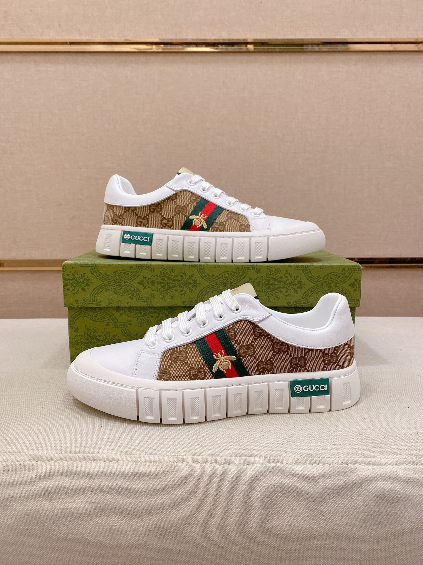 Gucci GG Canvas Bee Low-Top Sneakers White