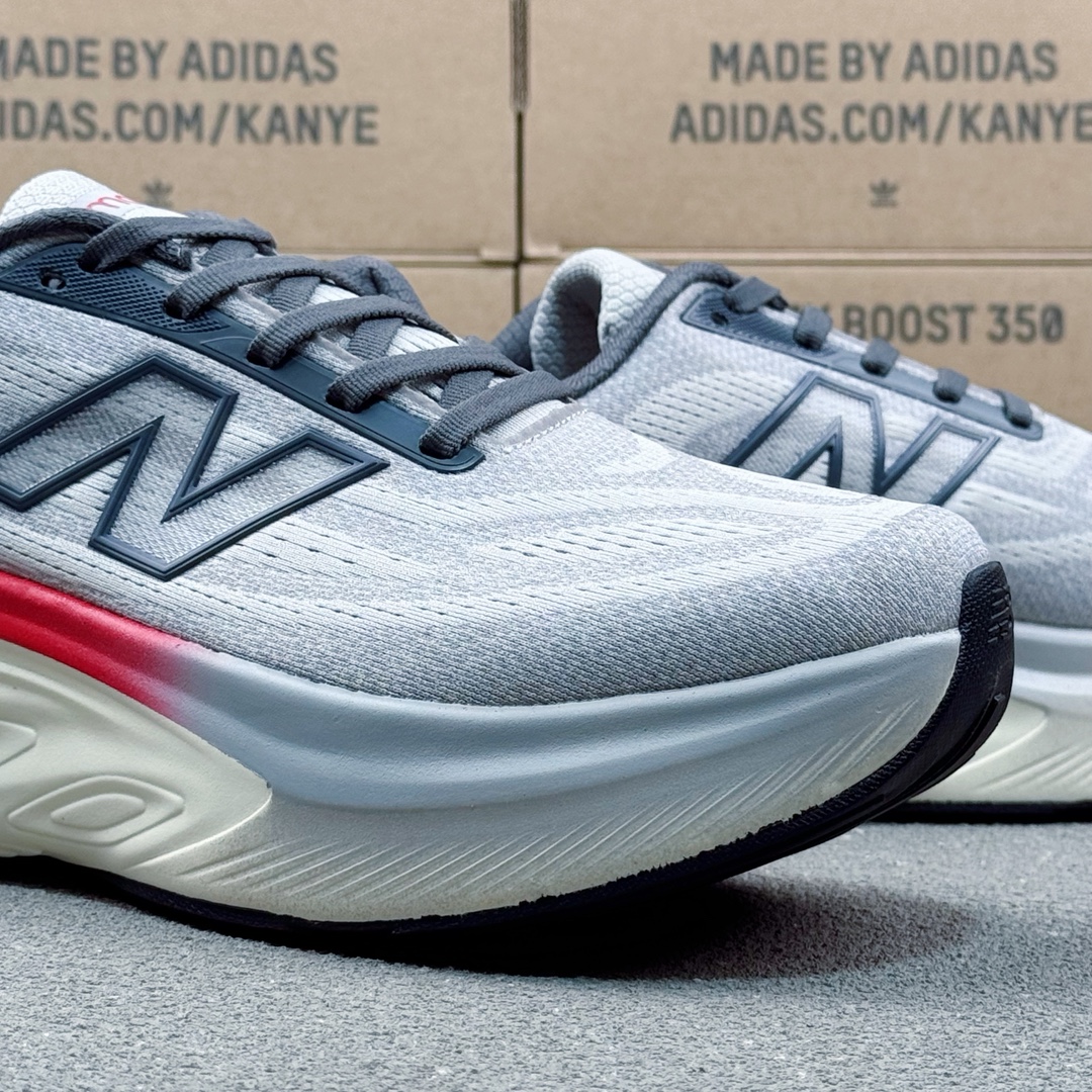 New Balance FuelCell MMORX Runner Gray