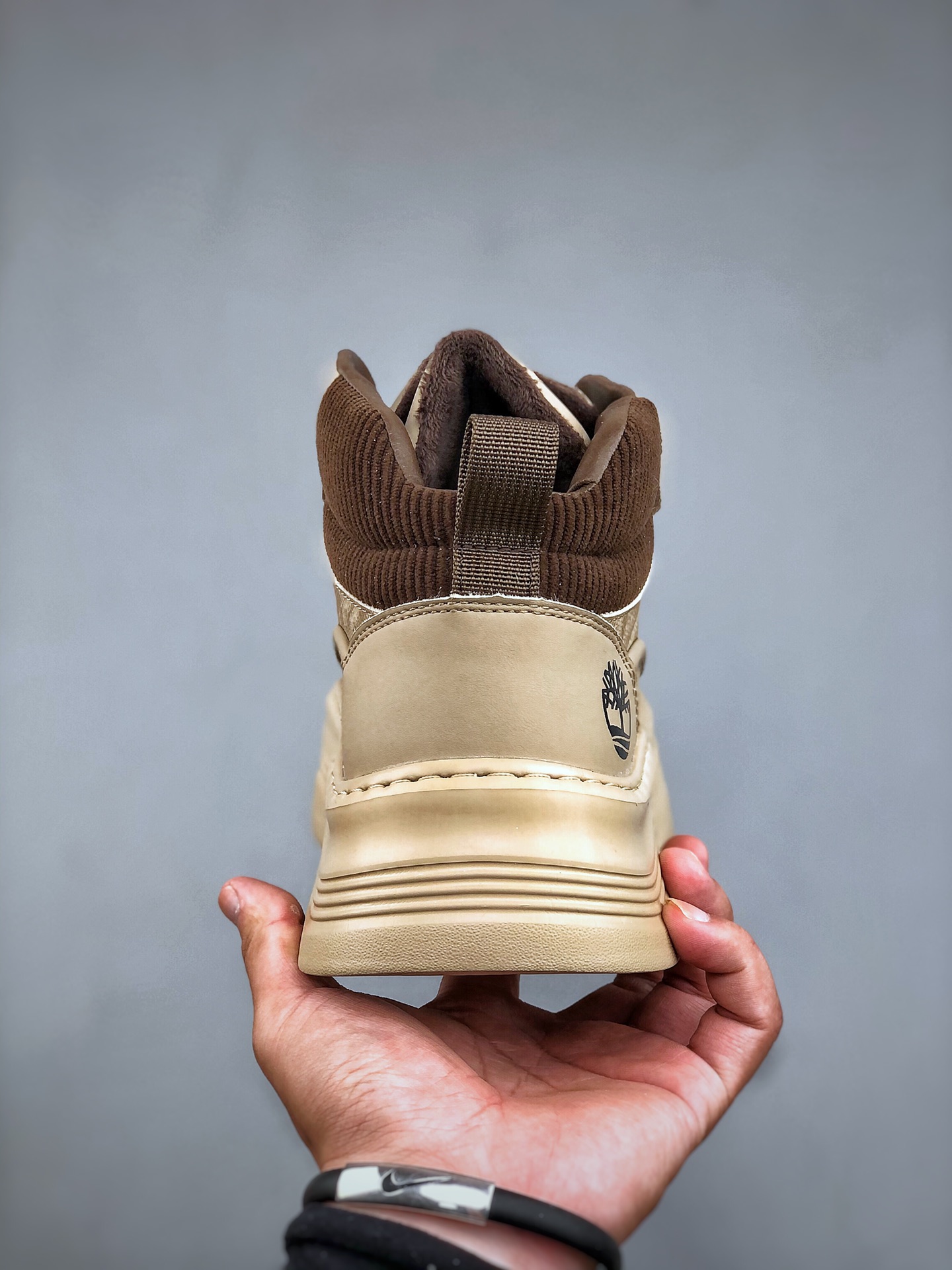 Timberland x Undefeated Fleece-Lined Boots Khaki