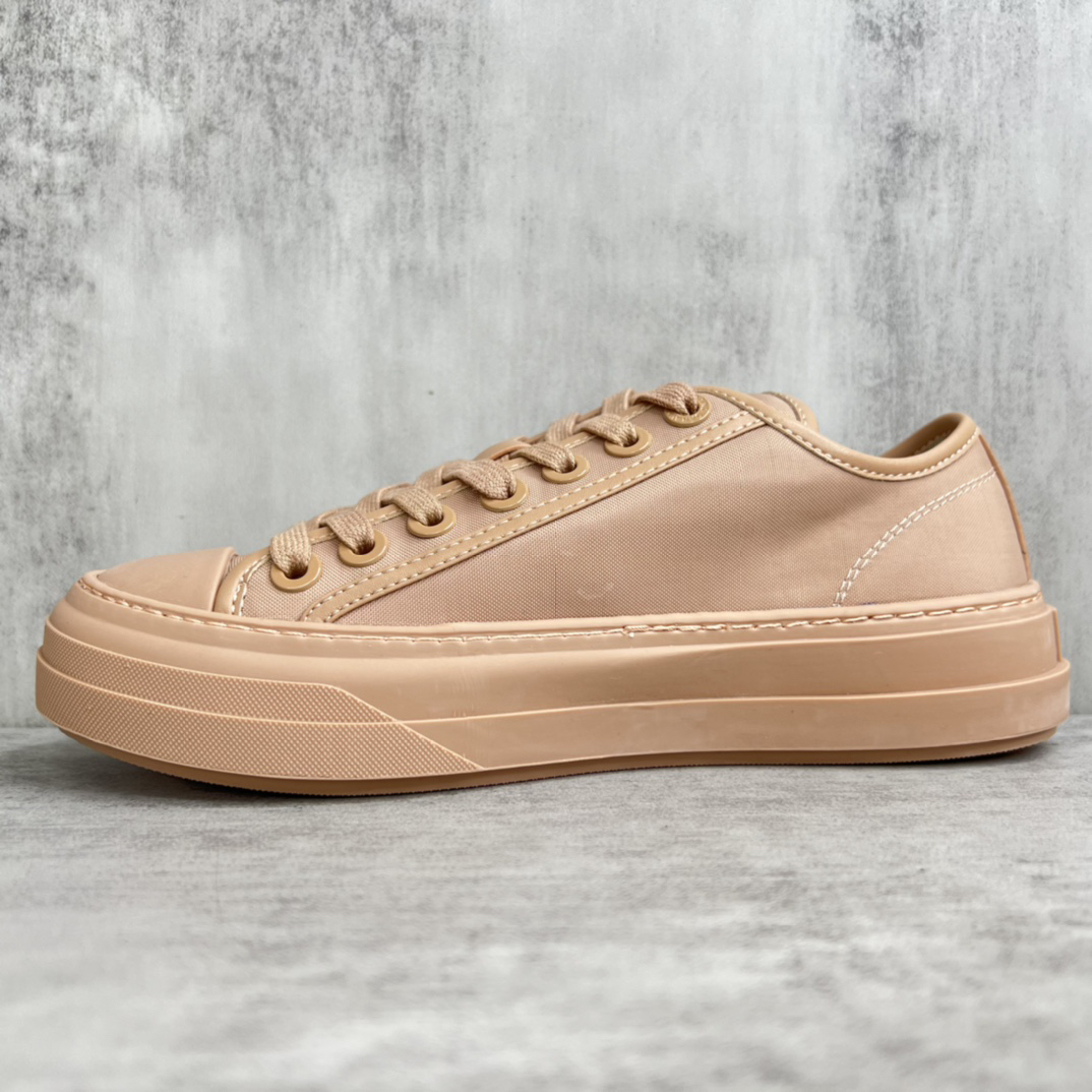 Valentino Garavani TotaloopV Low-Top Sneakers Beige