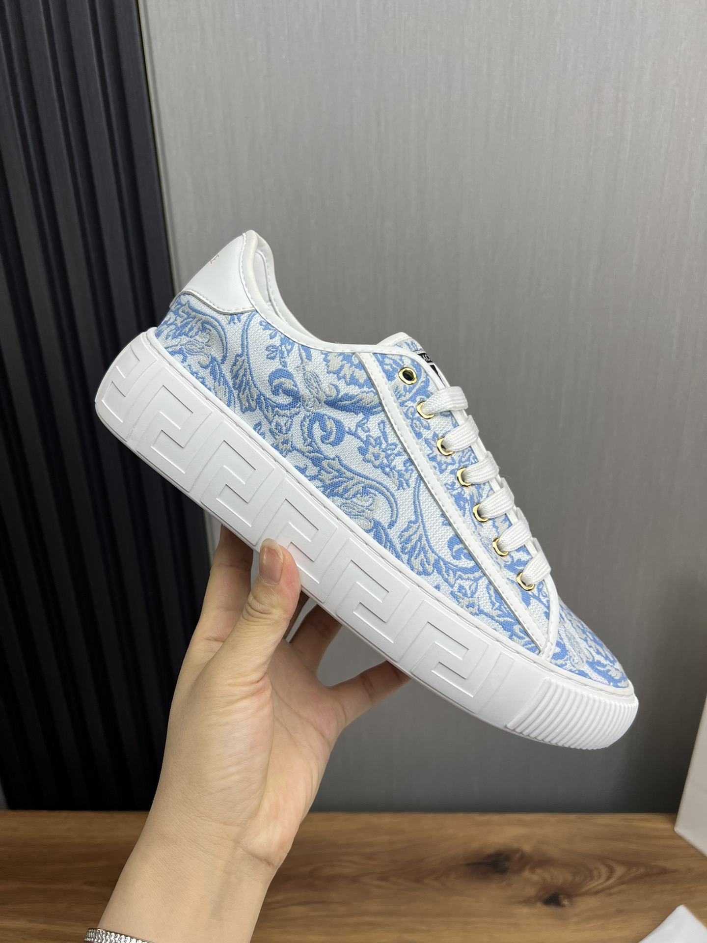 Versace Baroque Low-Top Sneakers Blue/White