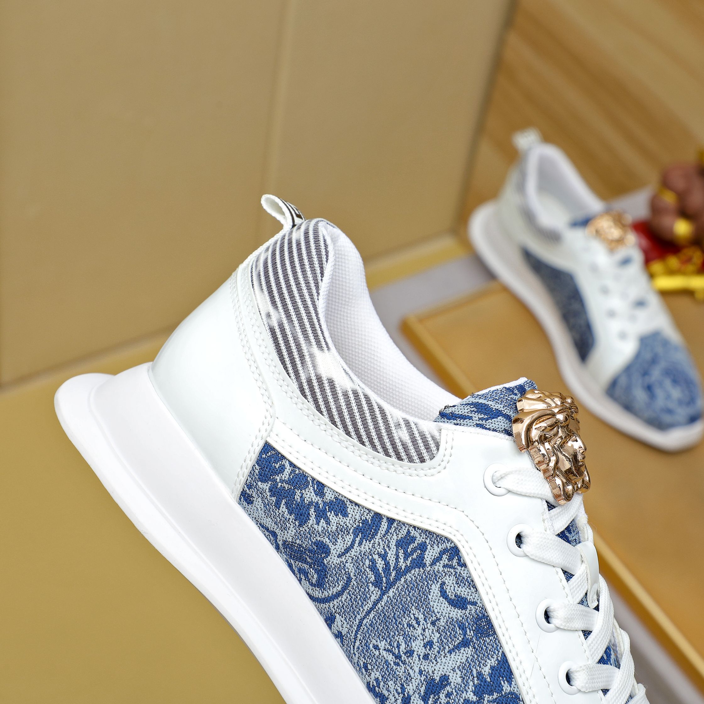 Versace Medusa Low-Top Sneakers Blue/White
