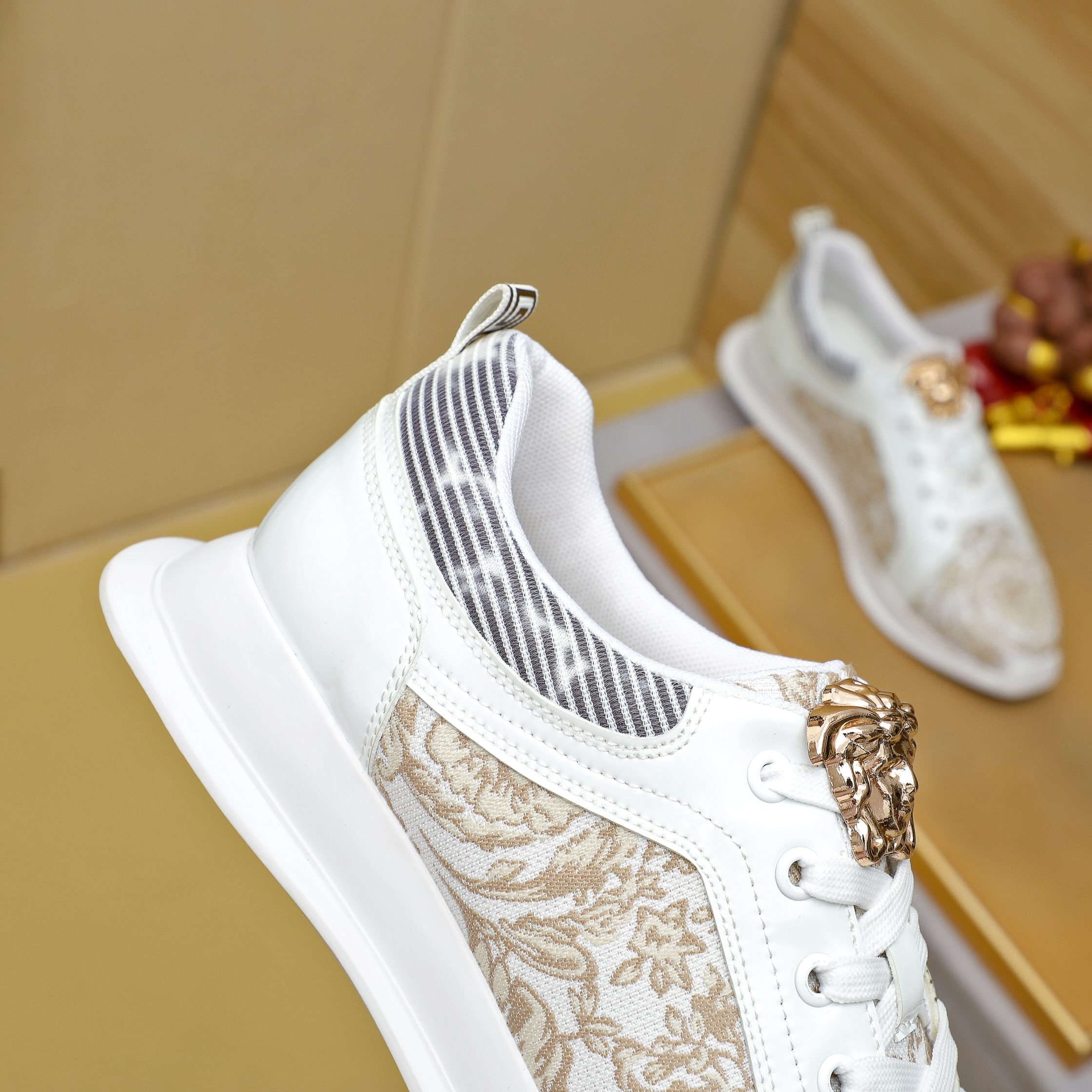Versace Medusa Jacquard Sneakers White/Gold