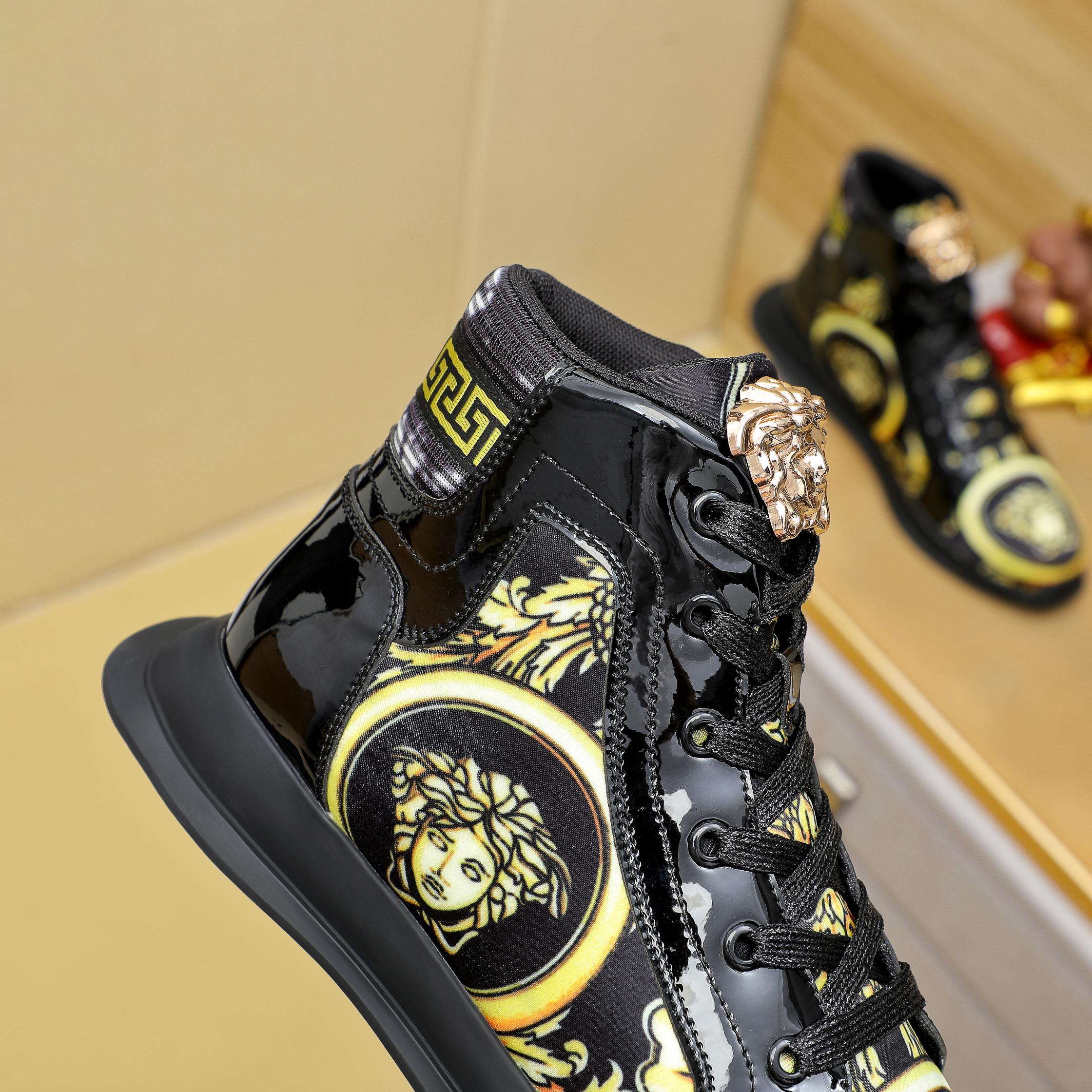 Versace Medusa High-Top Sneakers Black/Gold