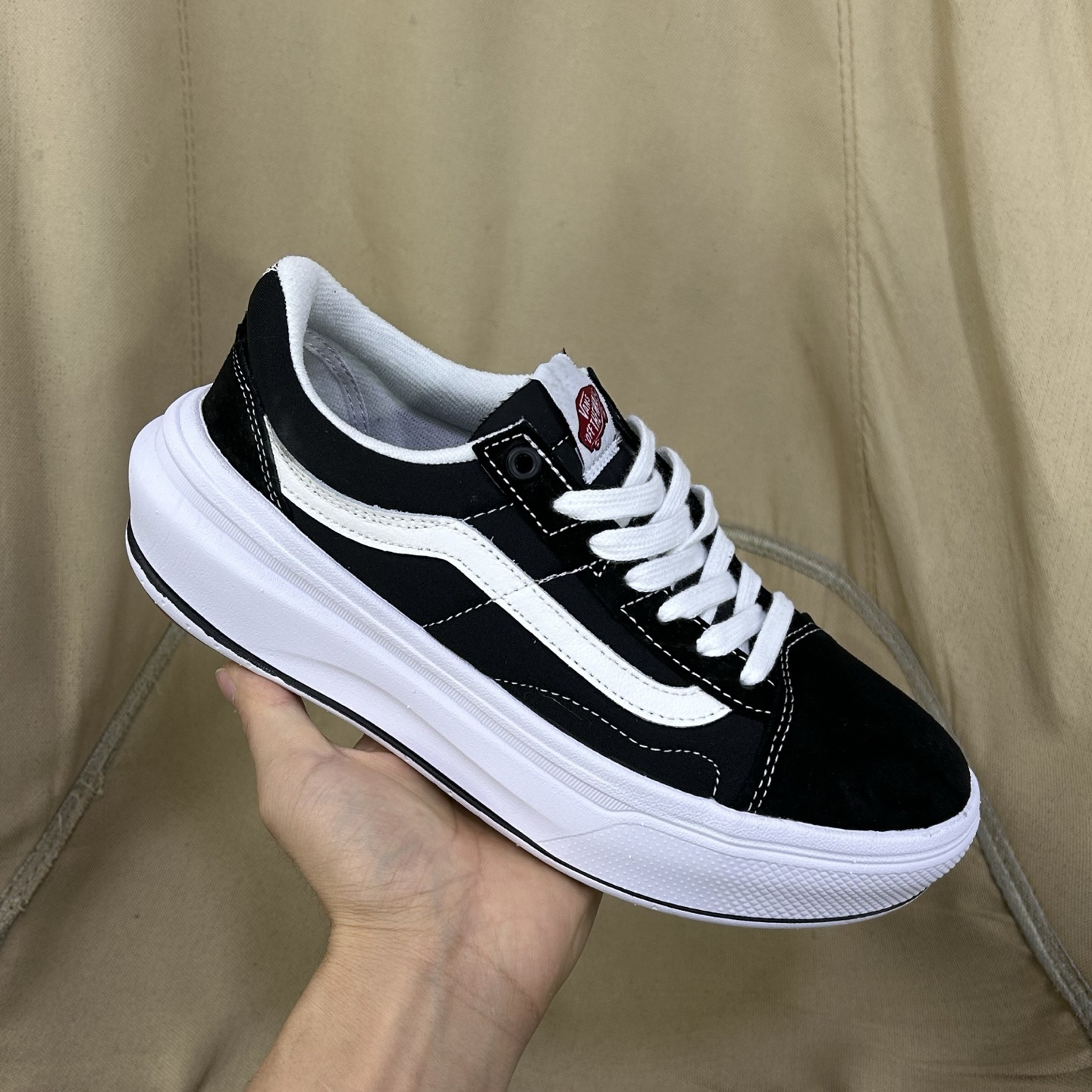 Vans Old Skool Overt ComfyCush Low-Top Skate Shoes Black/White