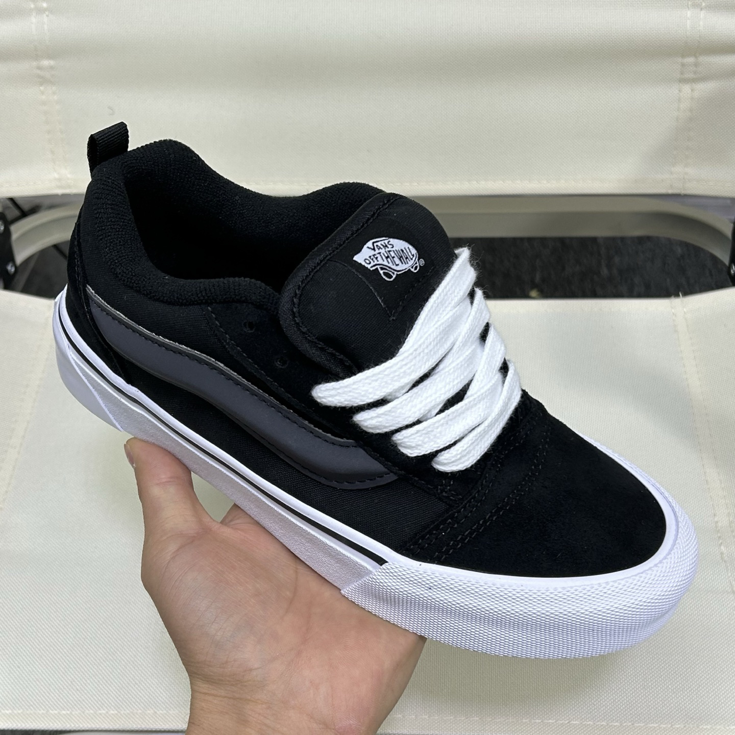 Vans Knu Skool Low-Top Skate Shoes Black/White
