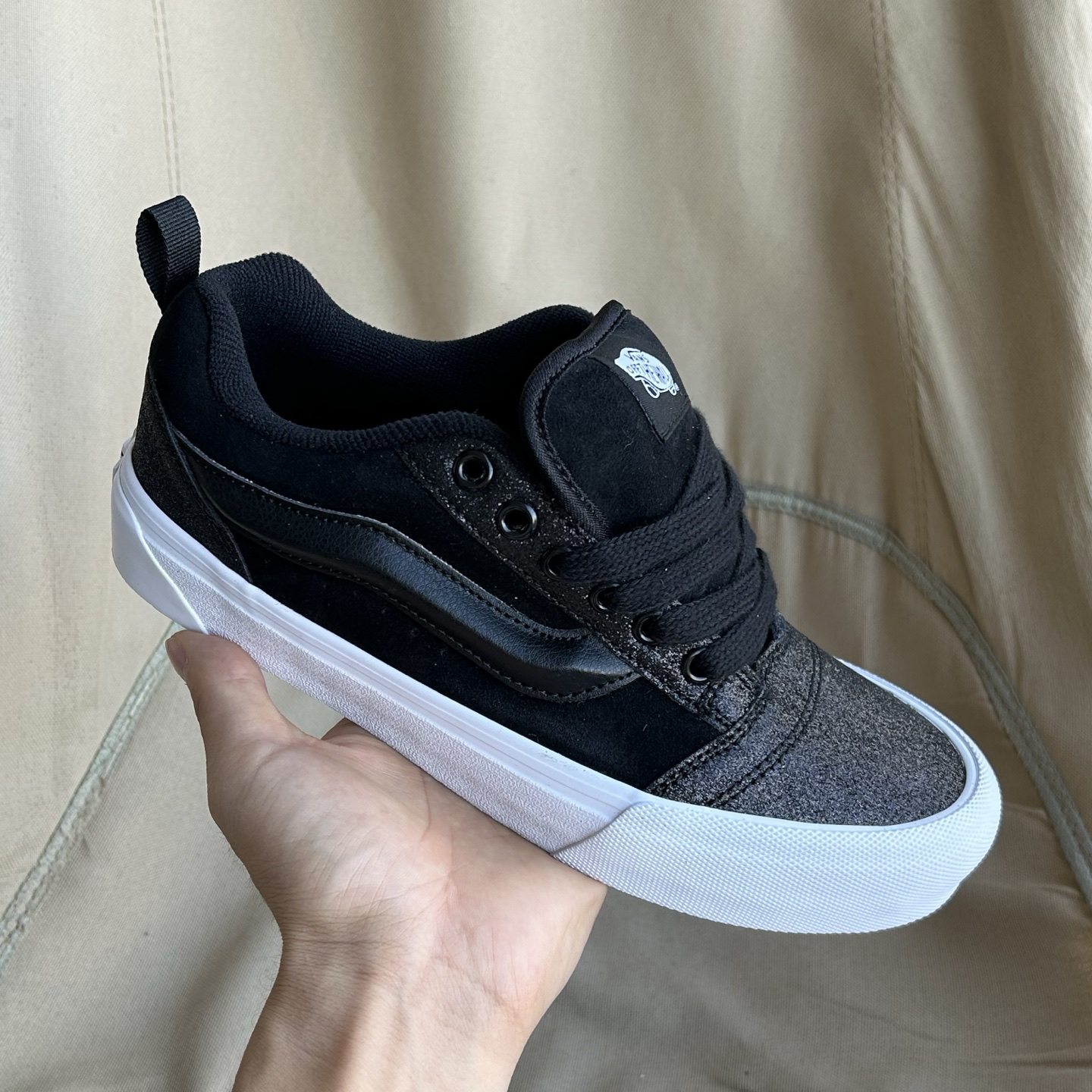 Vans Knu Skool Low-Top Skate Shoes Black/White