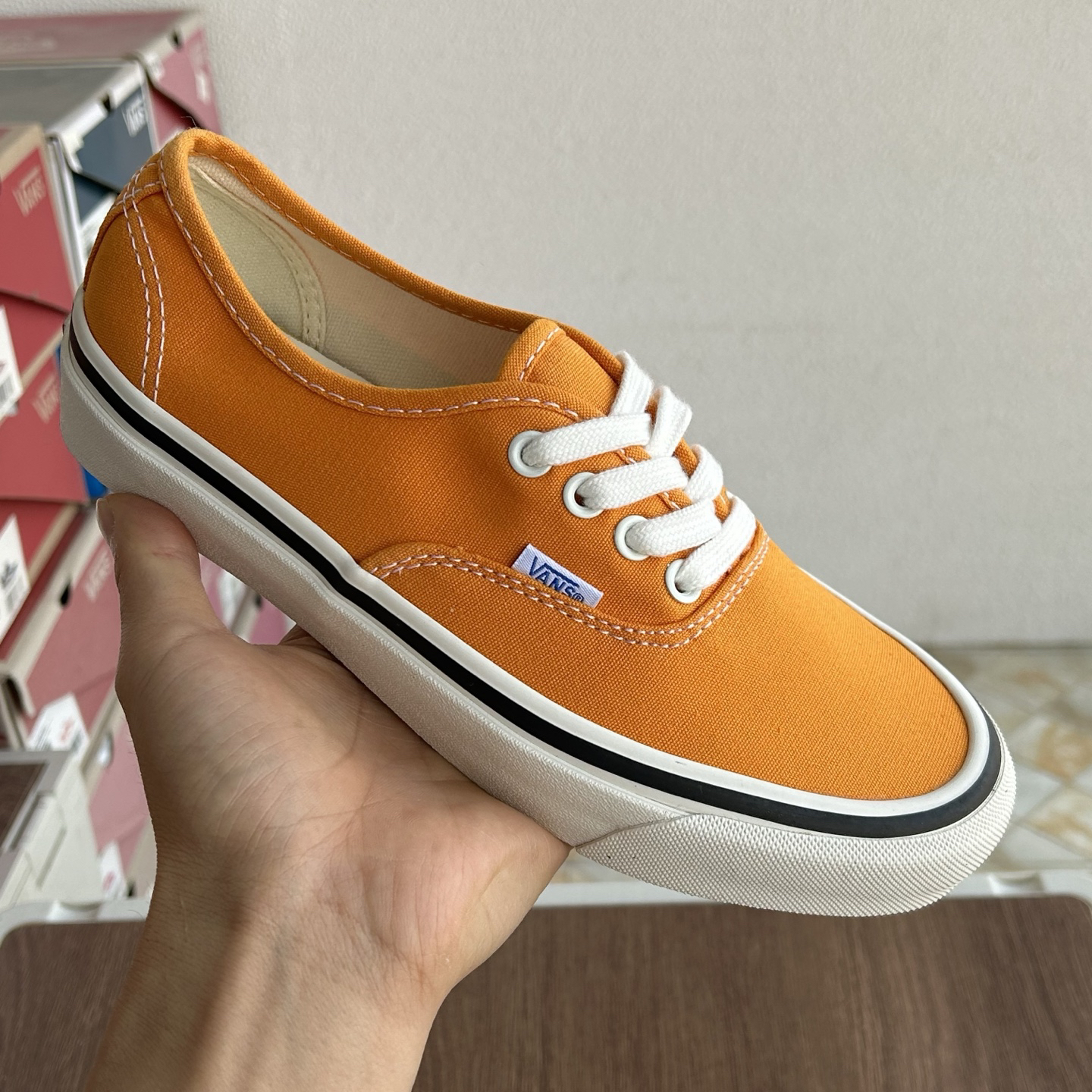 Vans Authentic 44 DX Low-Top Skate Shoes Orange