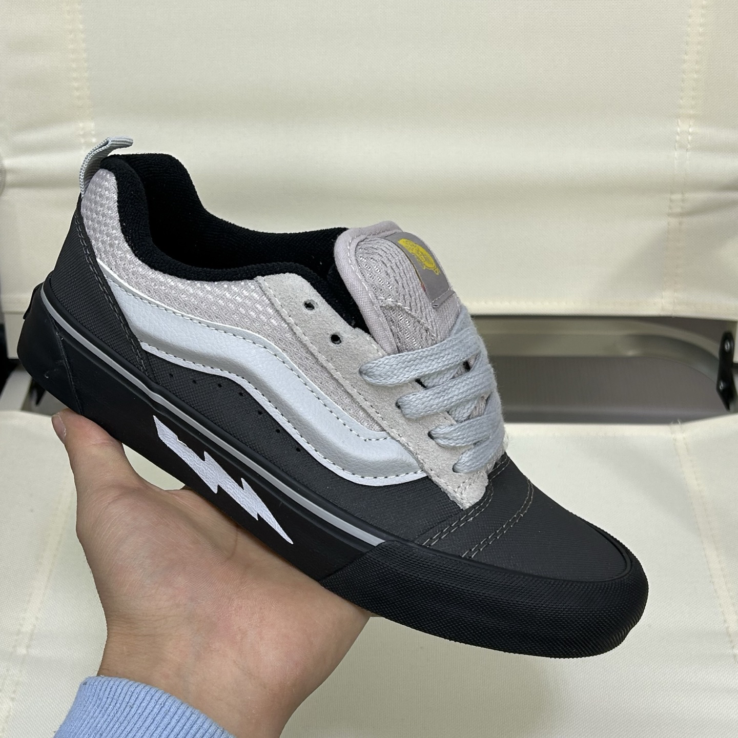 Vans Knu Skool Low-Top Skate Shoes Black/Grey