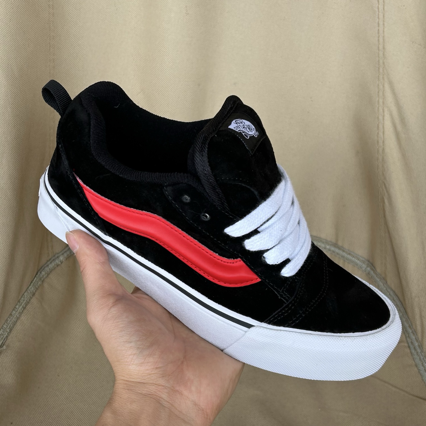 Vans Knu Skool Low Skate Shoes Black/Red