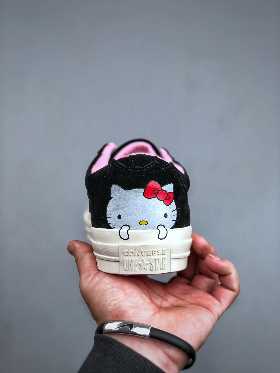 Converse x Hello Kitty One Star Suede Low Sneakers Black/Pink