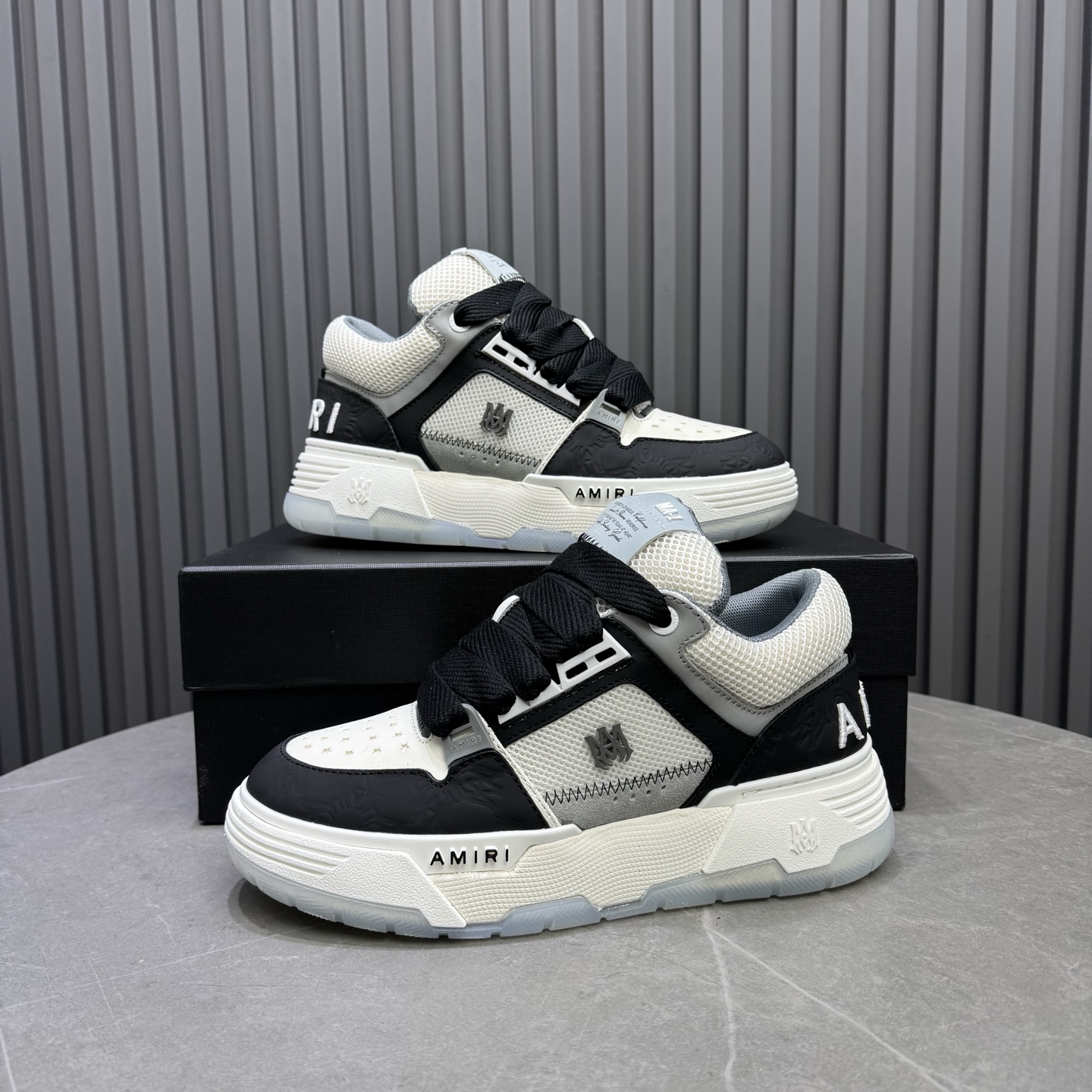 AMIRI Low-Top Sneakers Black/White