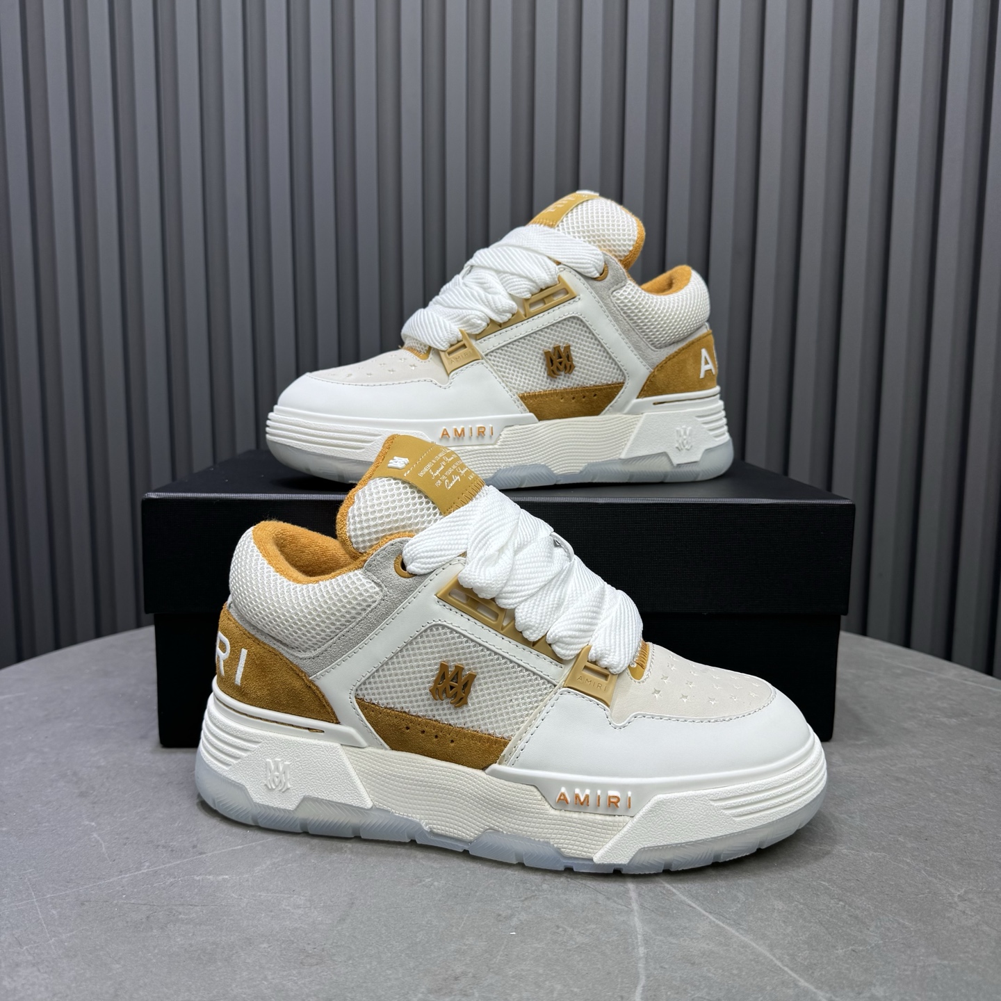 AMIRI Low-Top Sneakers White/Gold
