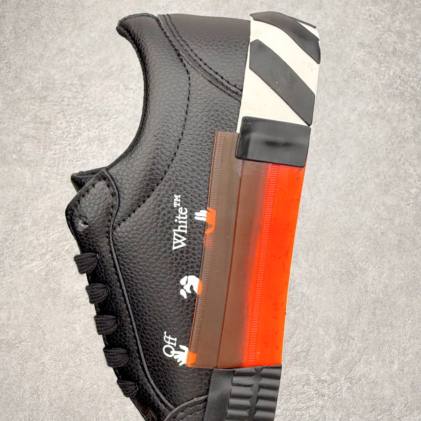 Off-White Low-Top Sneakers Black