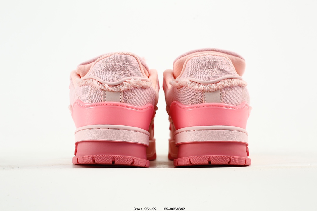 Louis Vuitton Trainer Low Sneakers Pink