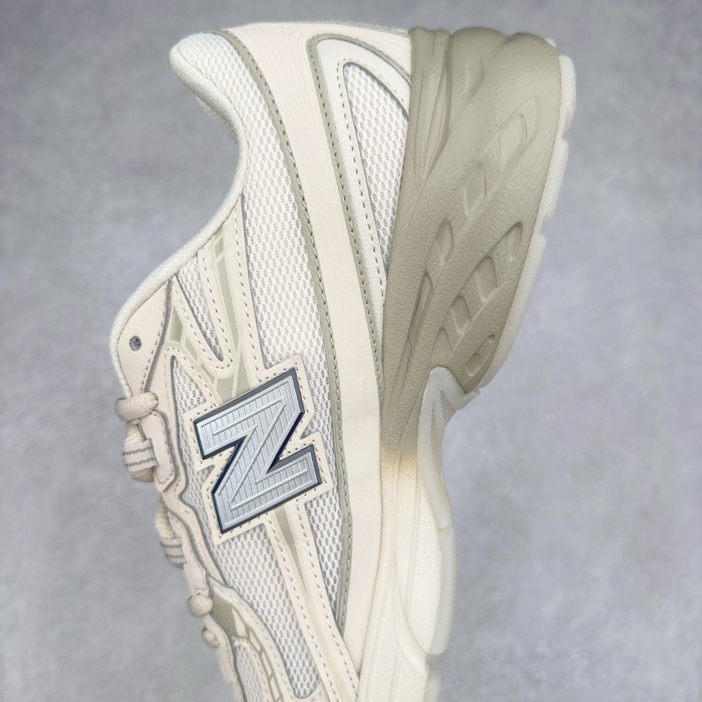 New Balance MR740 Retro Runners Grey