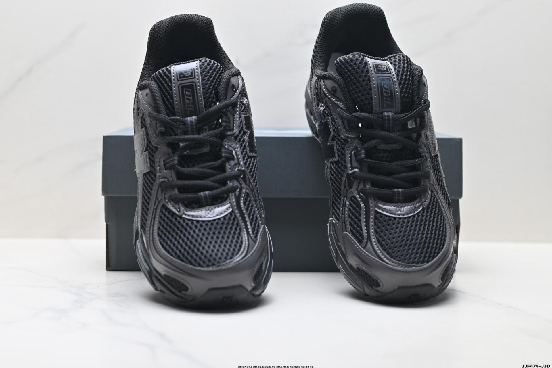 New Balance 740 Retro Runner Black