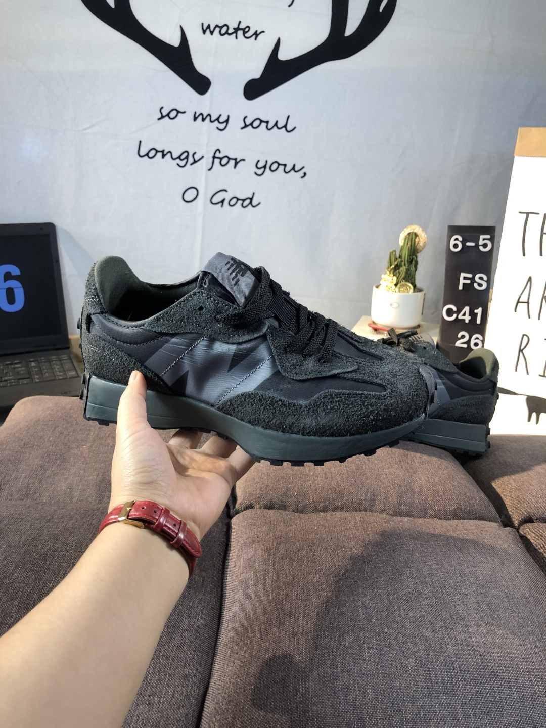 New Balance 327 Retro Runner Black