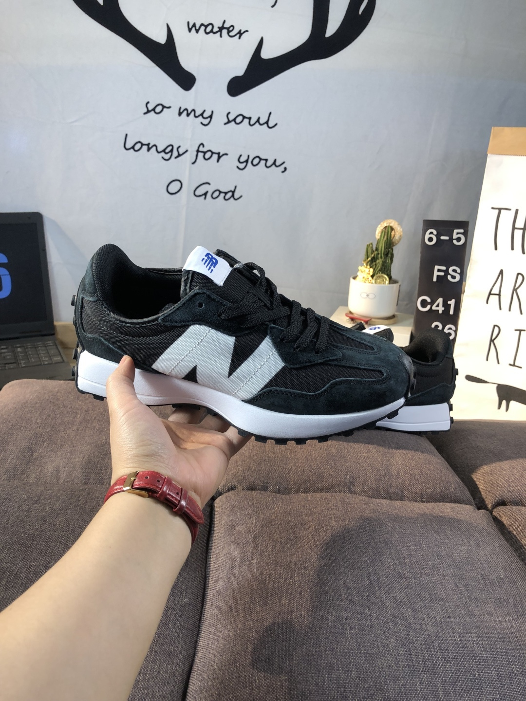 New Balance 327 Retro Runner Black