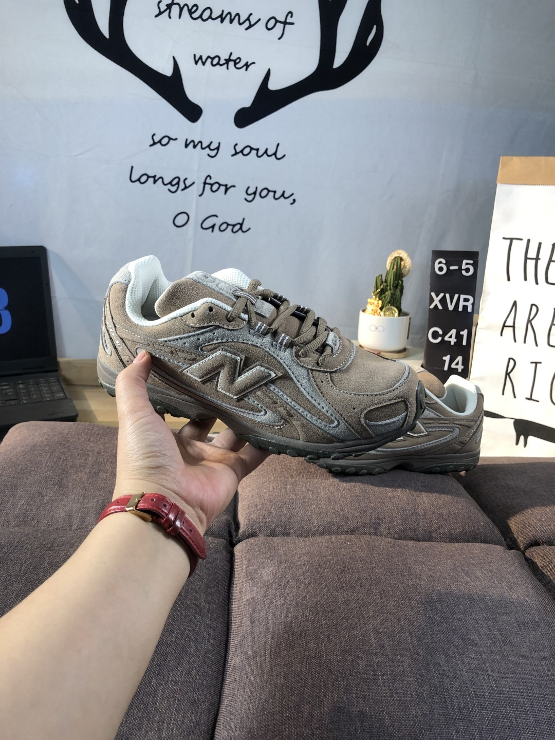 New Balance 204 Dad Sneakers Grey