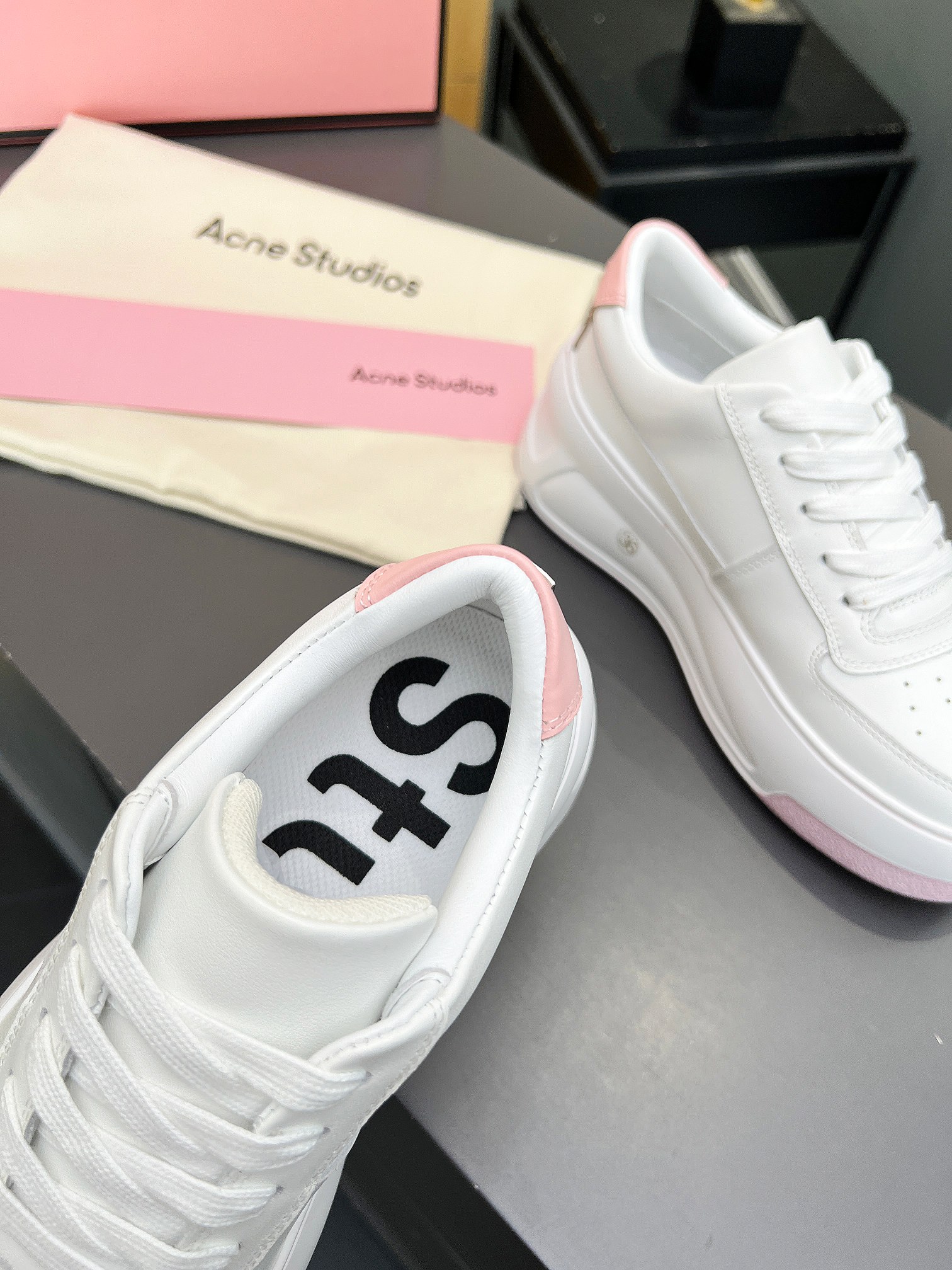 Acne Studios Smiley Platform Sneakers White/Pink