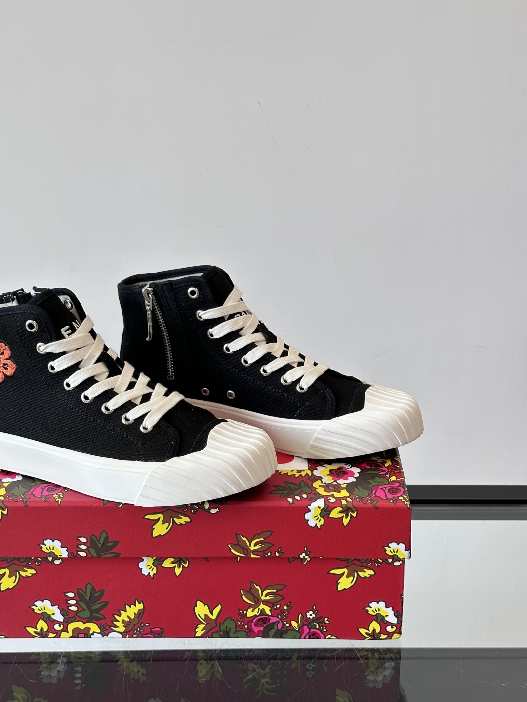 Kenzo Tiger Canvas High-Tops Black