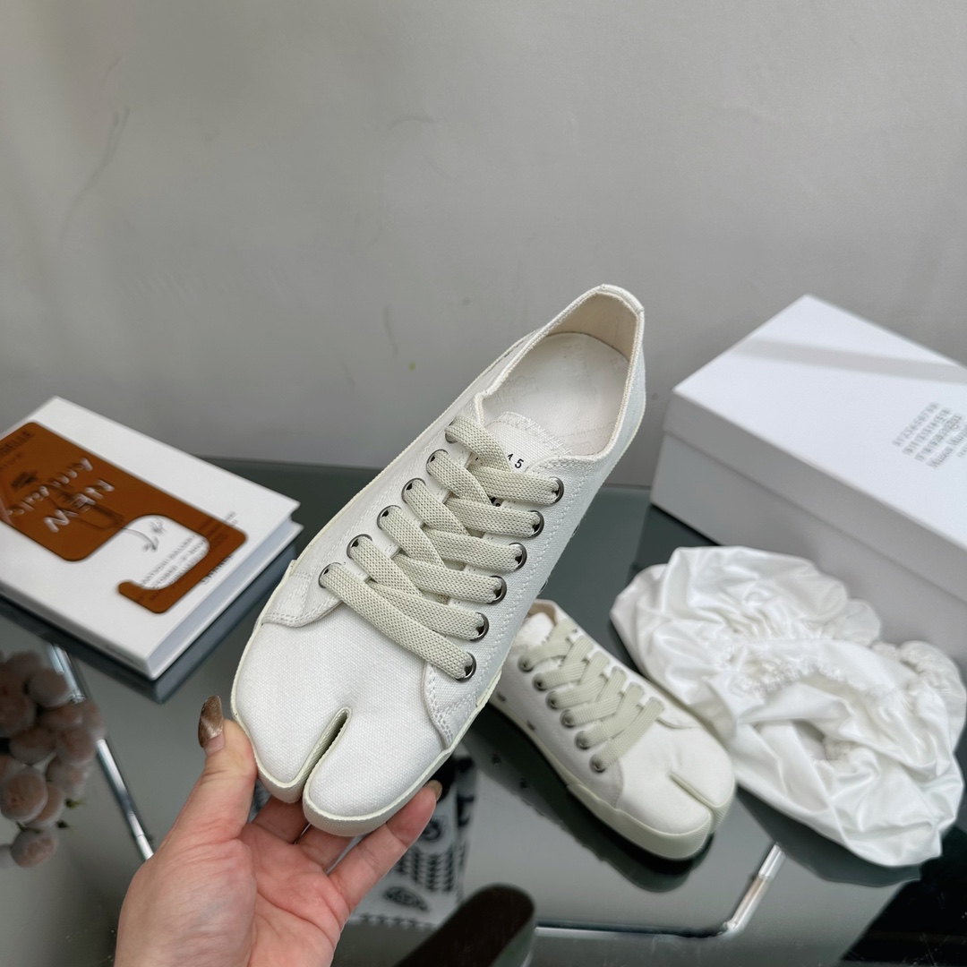 Maison Margiela MM6 Tabi Canvas Sneakers White