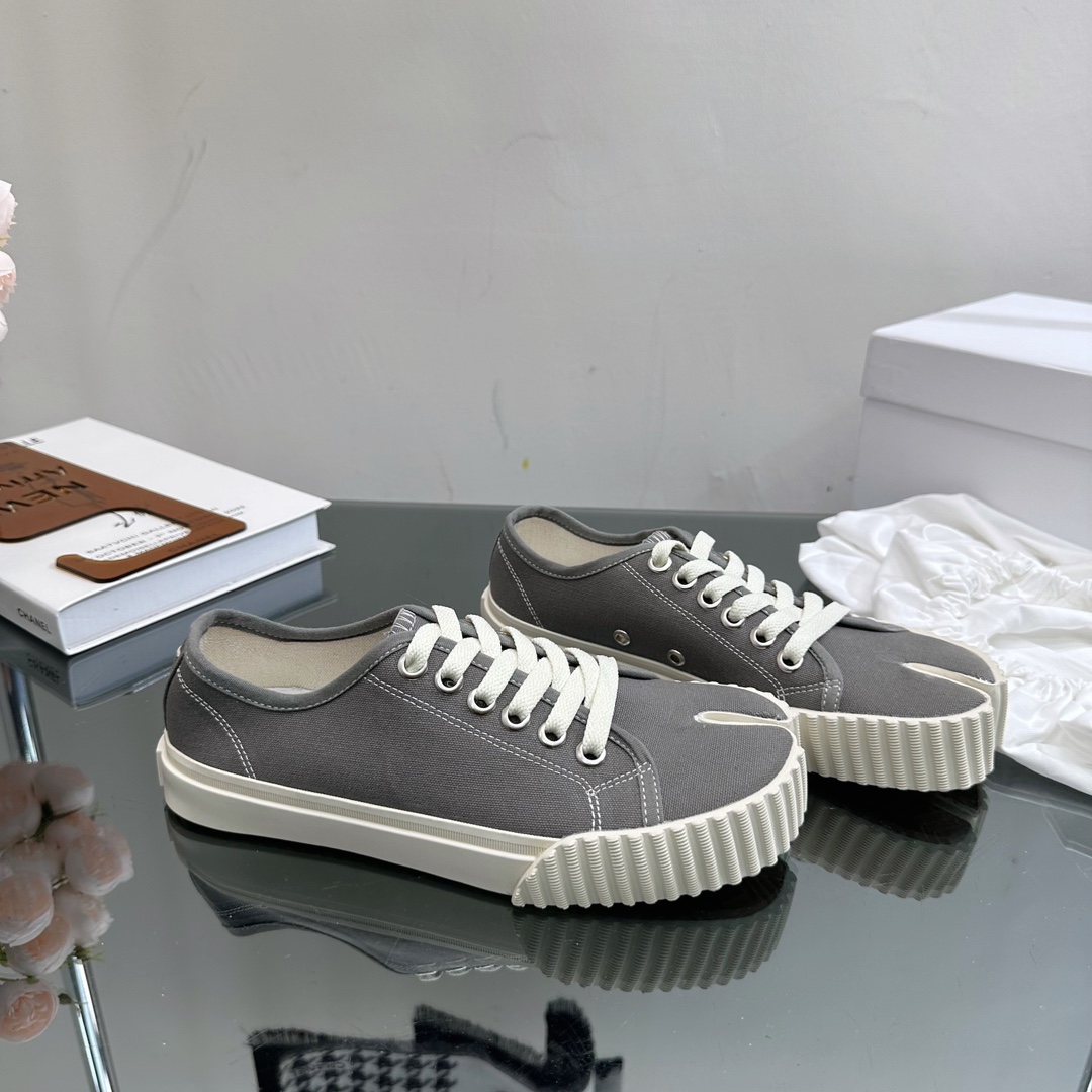 Maison Margiela MM6 Tabi Canvas Sneakers Gray