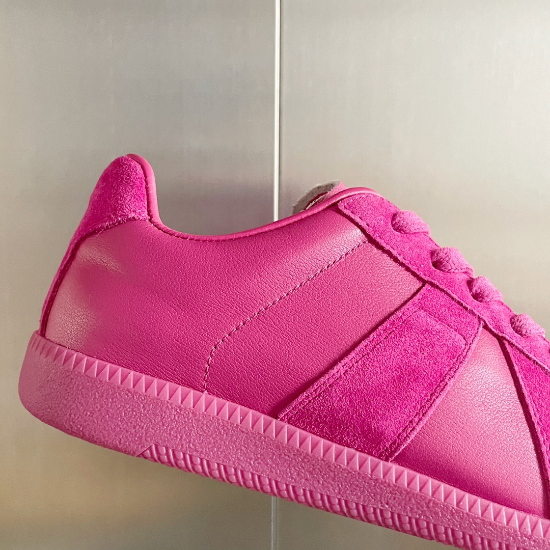 MM6 Maison Margiela T-Toe Trainers Pink