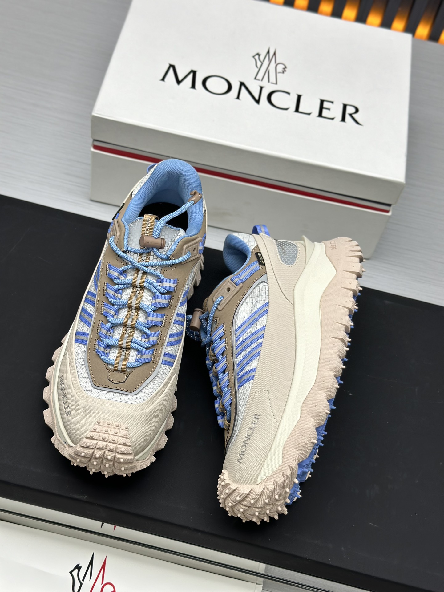 Moncler Trailgrip GTX Sneakers Beige/Blue