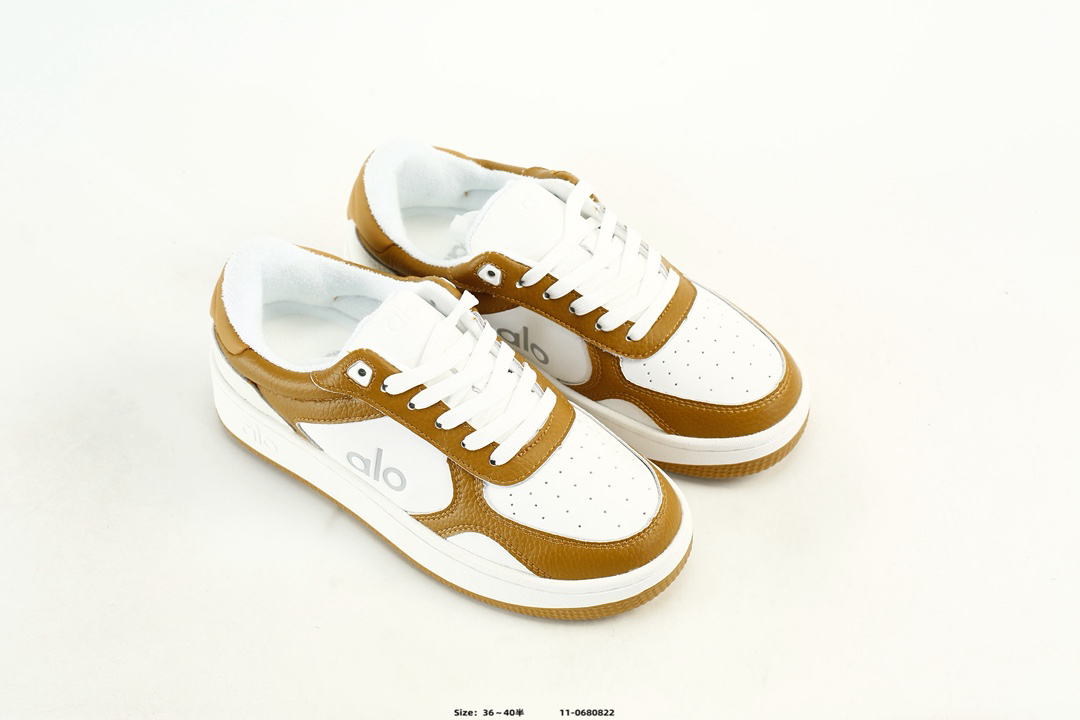 Alo Yoga Alo Runner Low-Top Sneakers Brown/White