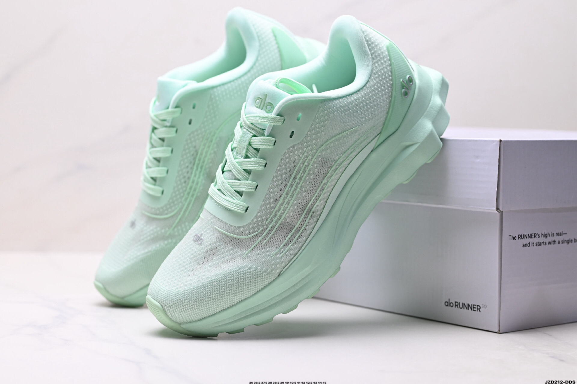 Alo Yoga Alo Runner Sneakers Mint Green