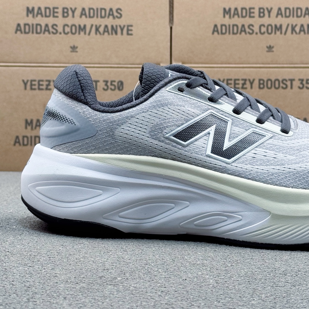 New Balance Fresh Foam Runner Sneaker Grey
