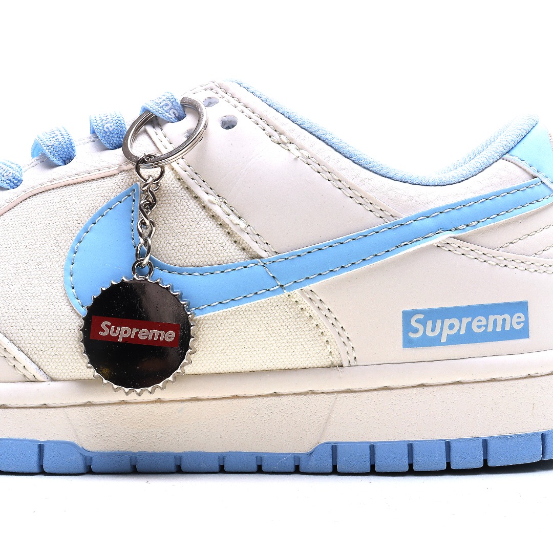 Nike SB Dunk Low x Supreme Canvas Light Blue