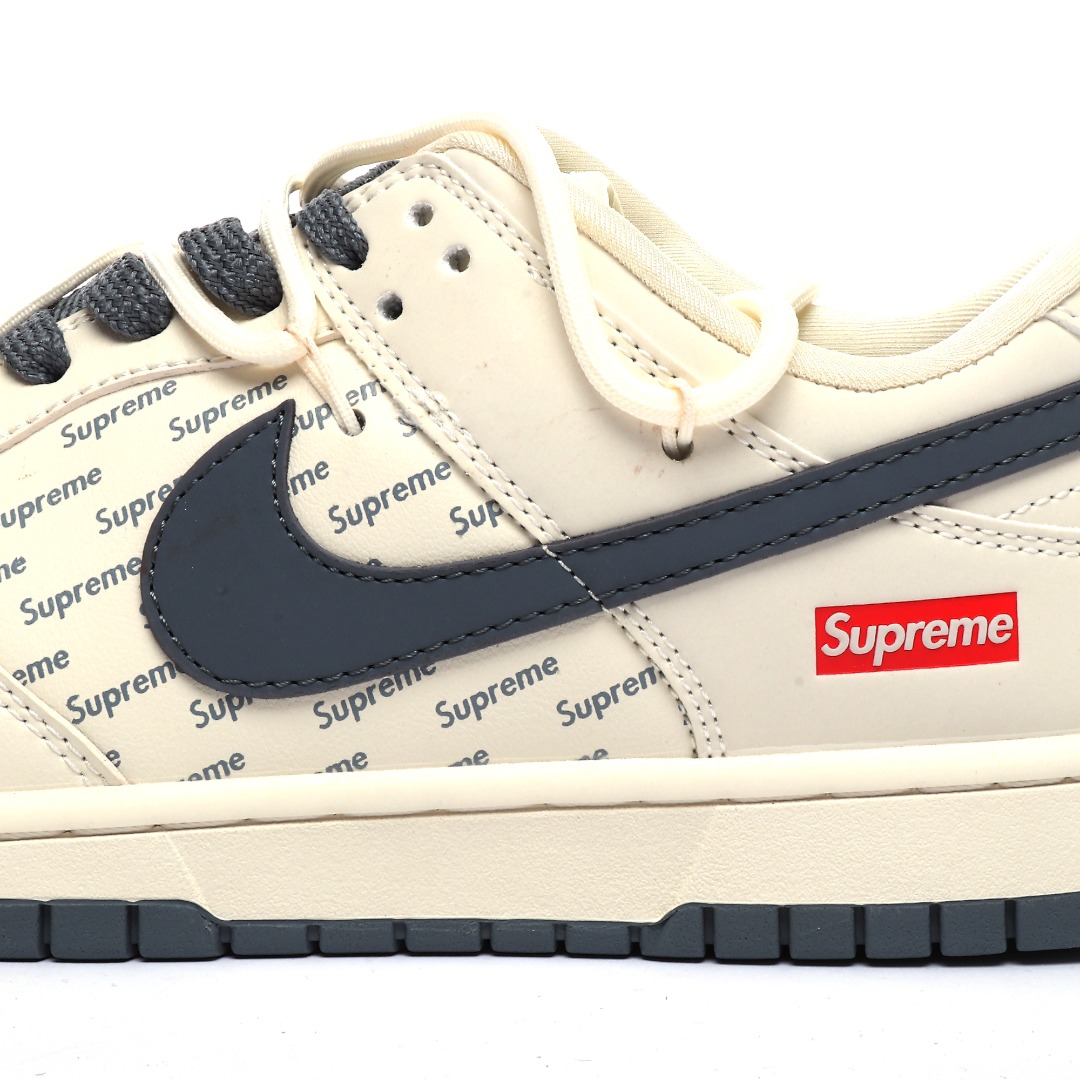 Nike SB Dunk Low x Supreme Low-Top Sneakers Cream/Blue