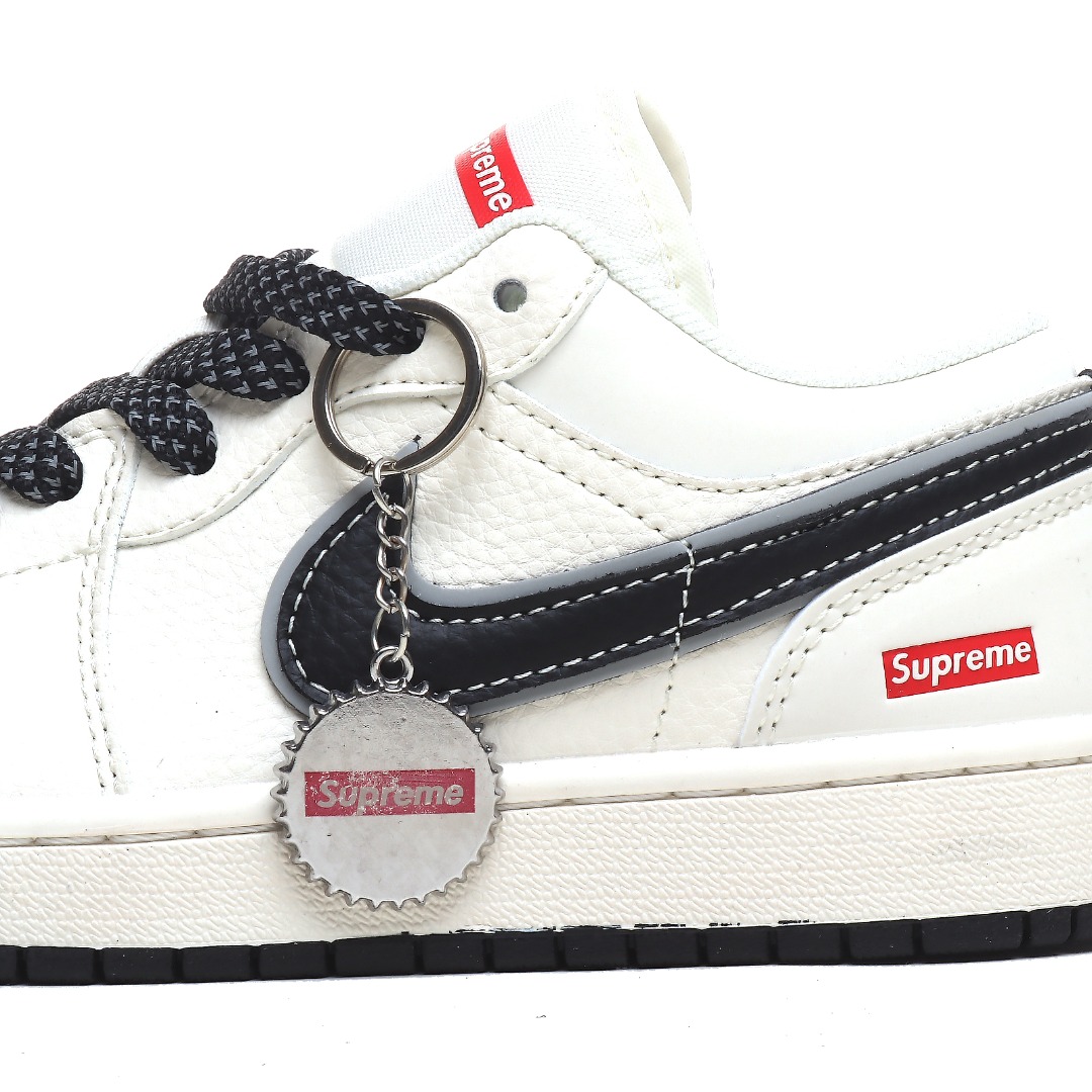 Jordan 1 Low Supreme Collab Sneakers White/Black