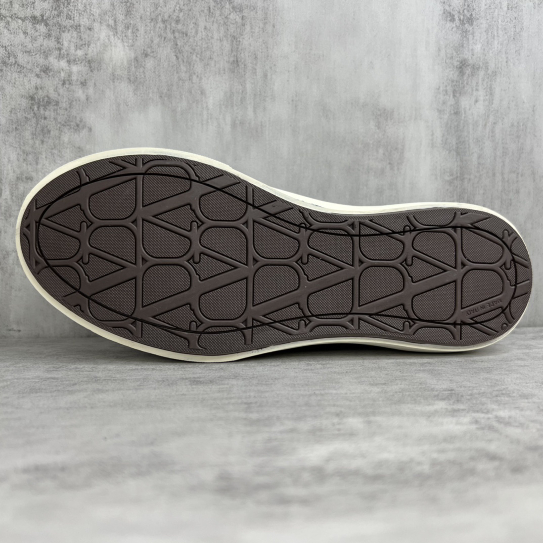 Valentino Garavani V Logo Low-Top Sneakers Brown