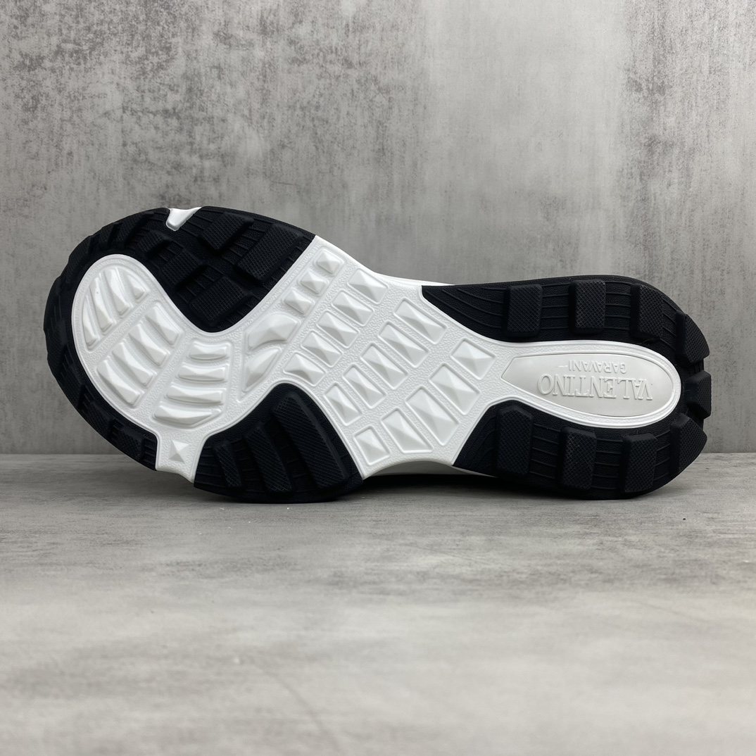 Valentino Garavani Totaloop V Sneakers Black