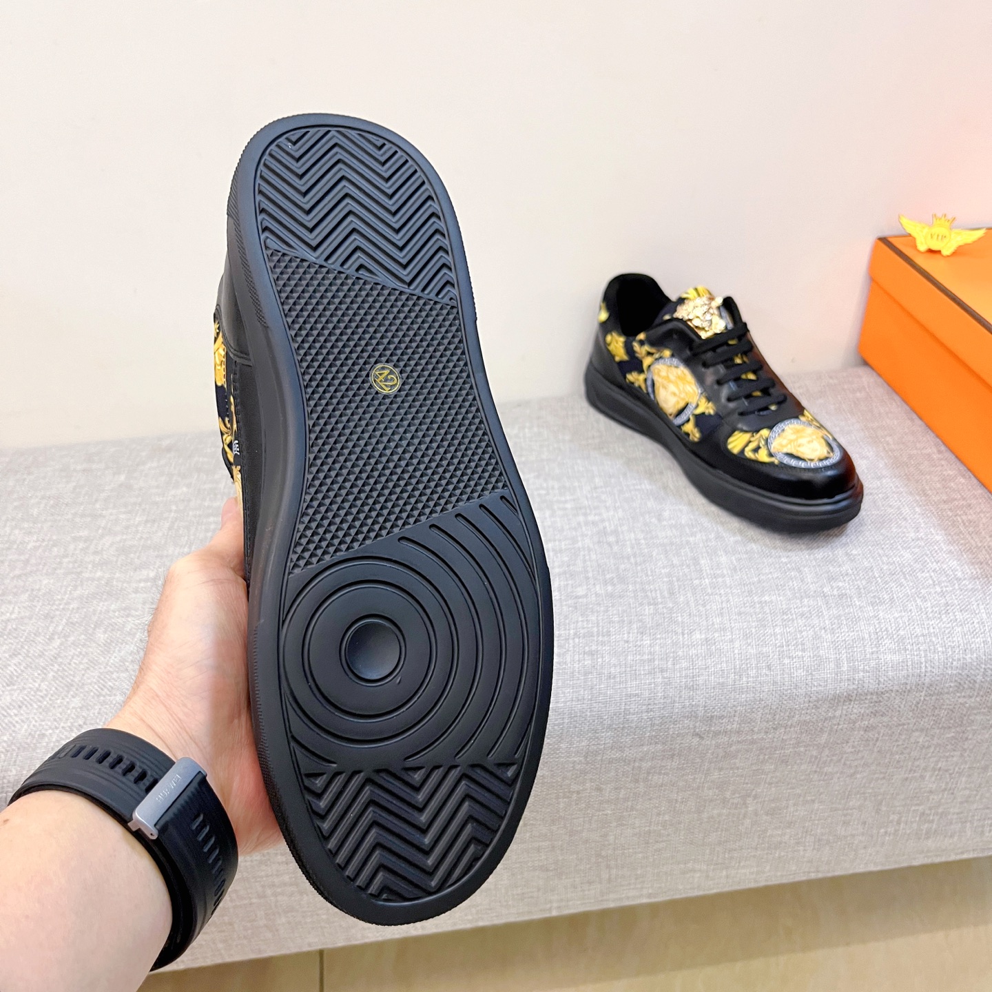 Versace Medusa Leather Low-Top Sneakers Black/Gold